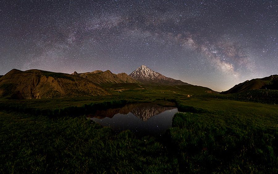 irans-night-sky-damavan-mountain-633dde